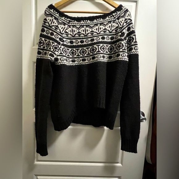 Wool blend oversized American Eagle black and white winter sweater. Size Large. - Picture 2 of 6